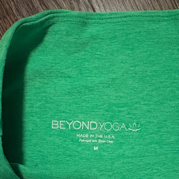 Beyond Yoga Vibrant Green Leggings - Picture 4 of 5